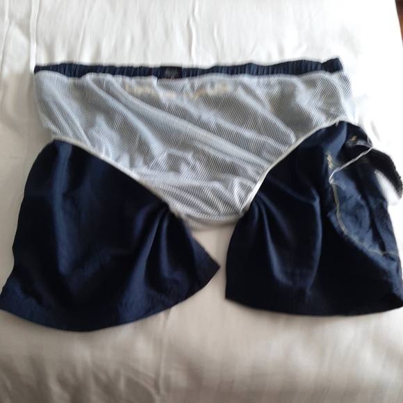 Surf Guru Shorts/ Swim trunks - Picture 5 of 9